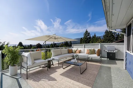 741 Montroyal Boulevard, North Vancouver For Sale - image 32