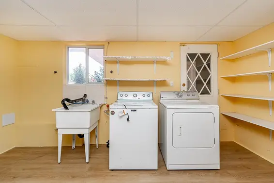 741 Montroyal Boulevard, North Vancouver For Sale - image 37
