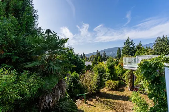 741 Montroyal Boulevard, North Vancouver For Sale - image 38