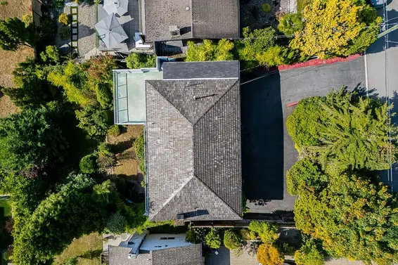 741 Montroyal Boulevard, North Vancouver For Sale - image 4