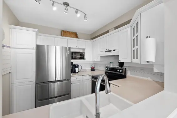 903 140 East 14th Street, North Vancouver For Sale - image 10