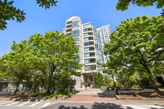 903 140 East 14th Street, North Vancouver For Sale - image 2