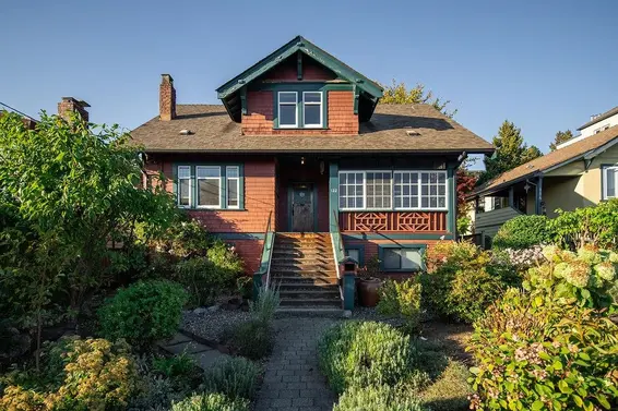 122 West Kings Road, North Vancouver