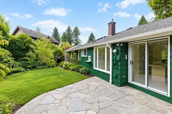 3692 Sunnycrest Drive, North Vancouver For Sale - image 20