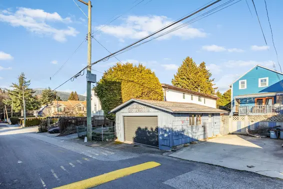 1843 Chesterfield Avenue, North Vancouver For Sale - image 28