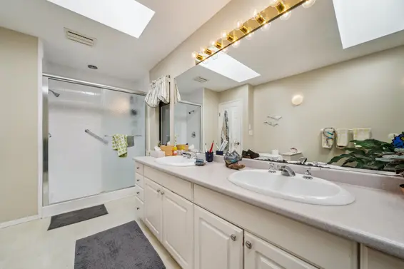 4706 Meadfeild Road, West Vancouver For Sale - image 14