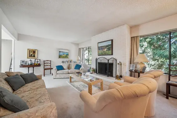 4706 Meadfeild Road, West Vancouver For Sale - image 6