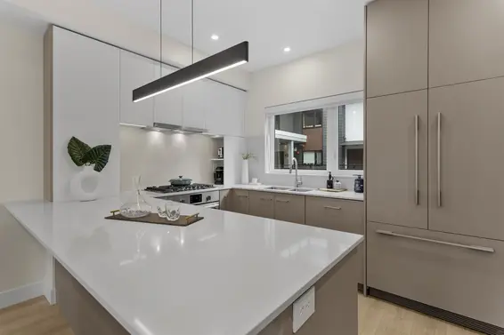 312 342 Mountain Highway, North Vancouver