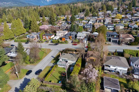 445 West Queens Road, North Vancouver For Sale - image 22