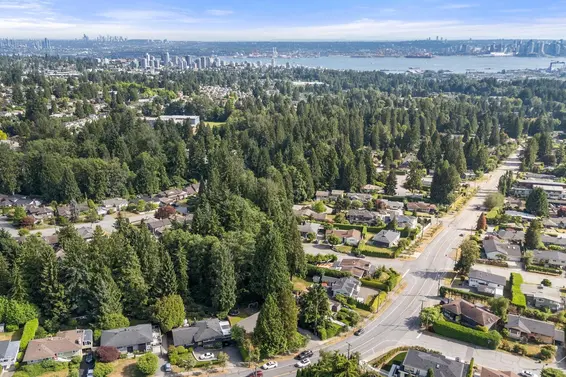 3920 Delbrook Avenue, North Vancouver For Sale - image 31