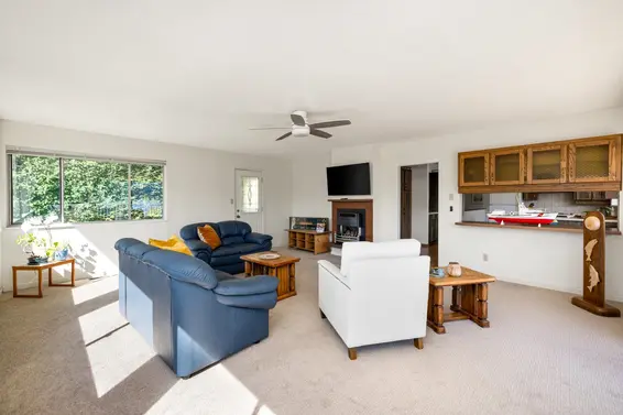 587 Beachview Drive, North Vancouver For Sale - image 15