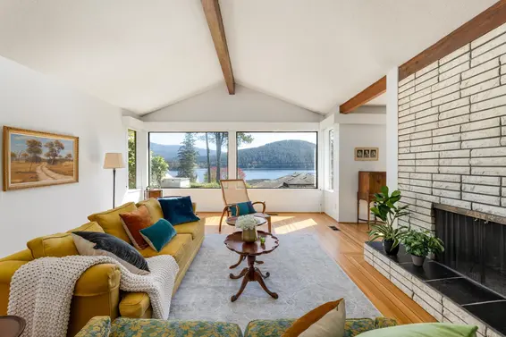 587 Beachview Drive, North Vancouver For Sale - image 3