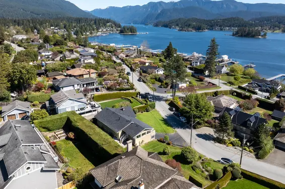 587 Beachview Drive, North Vancouver For Sale - image 34