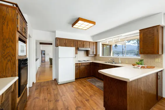 587 Beachview Drive, North Vancouver For Sale - image 9
