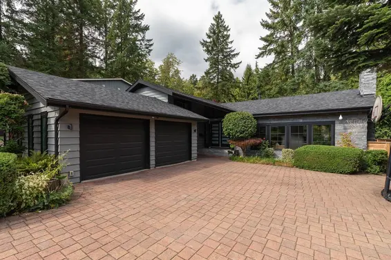 3348 Tennyson Crescent, North Vancouver