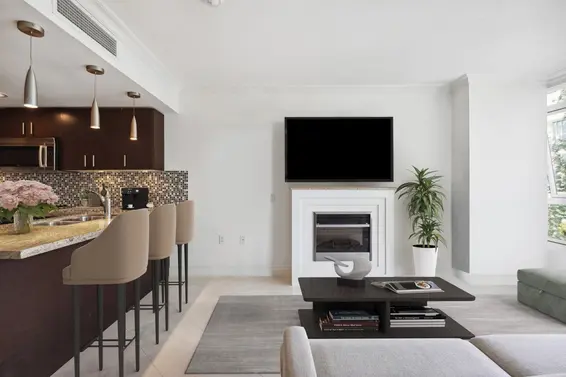 408 133 East Esplanade Avenue, North Vancouver