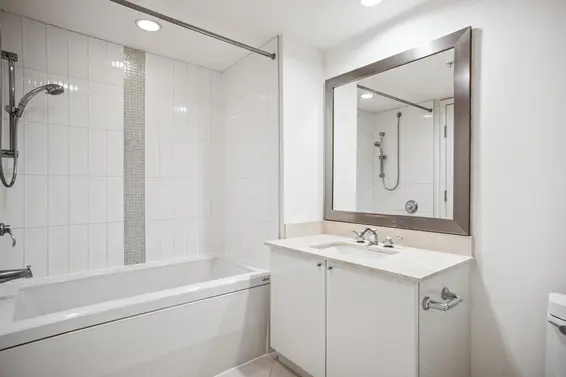 408 133 East Esplanade Avenue, North Vancouver For Sale - image 18