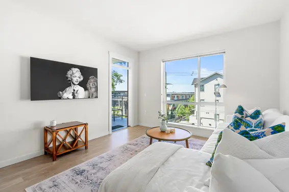205 615 East 3rd Street, North Vancouver