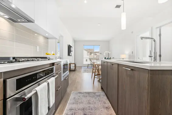 205 615 East 3rd Street, North Vancouver For Sale - image 8