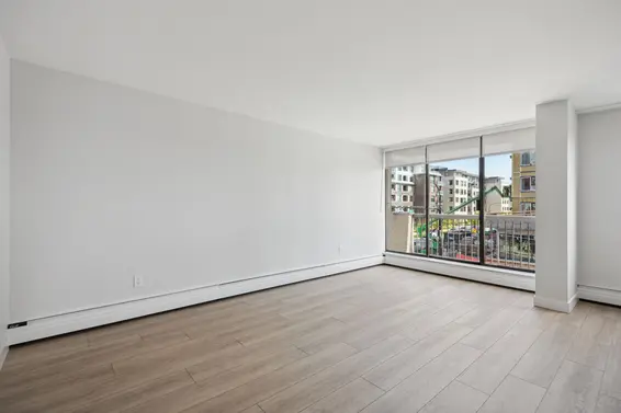 306 145 St. Georges Avenue, North Vancouver For Sale - image 3
