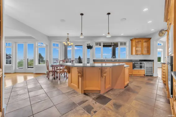 2340 Orchard Lane, West Vancouver For Sale - image 12