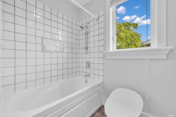 2340 Orchard Lane, West Vancouver For Sale - image 25