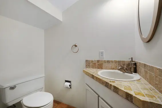 976 Prospect Avenue, North Vancouver For Sale - image 9