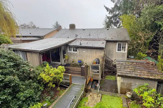 2071 Deep Cove Road, North Vancouver For Sale - image 3