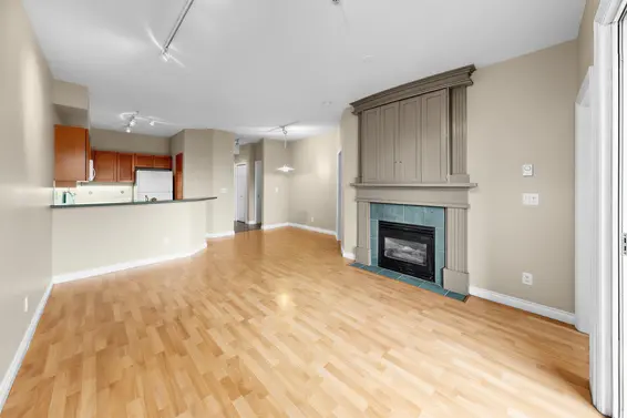 204 131 West 3rd Street, North Vancouver For Sale - image 3