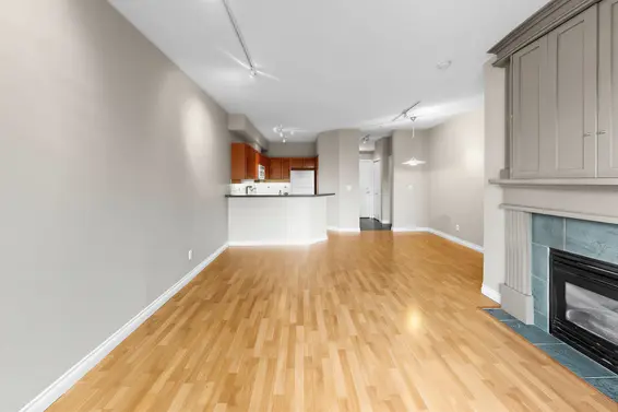 204 131 West 3rd Street, North Vancouver For Sale - image 4