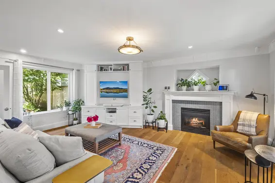 448 Brand Street, North Vancouver For Sale - image 3