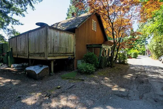 1061 Gladwin Drive, North Vancouver For Sale - image 2