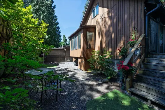 1061 Gladwin Drive, North Vancouver For Sale - image 36