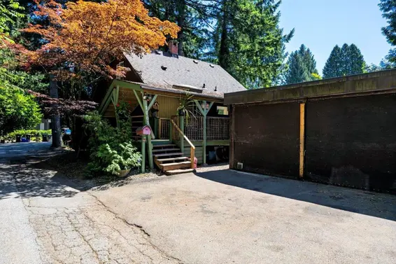 1061 Gladwin Drive, North Vancouver For Sale - image 4