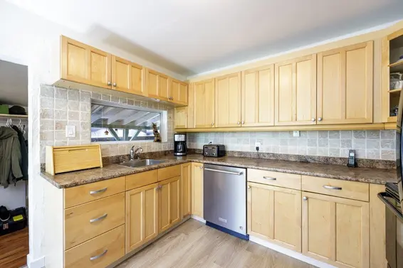 1061 Gladwin Drive, North Vancouver For Sale - image 7