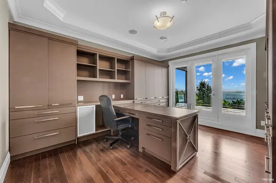 1026 Eyremount Drive, West Vancouver For Sale - image 20
