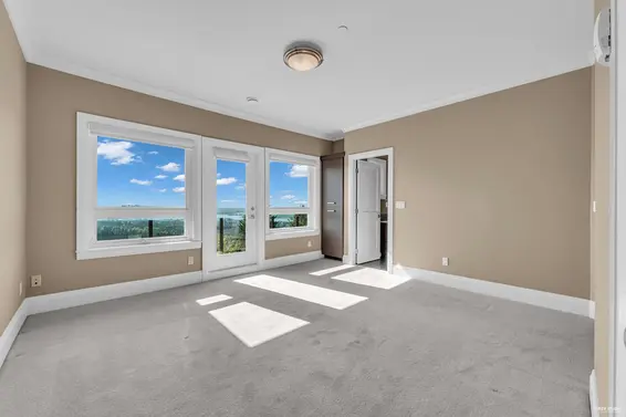 1026 Eyremount Drive, West Vancouver For Sale - image 25