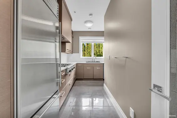 1026 Eyremount Drive, West Vancouver For Sale - image 27
