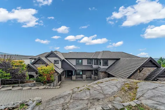 1026 Eyremount Drive, West Vancouver For Sale - image 7