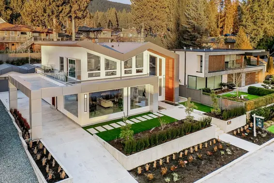 914 Leovista Avenue, North Vancouver