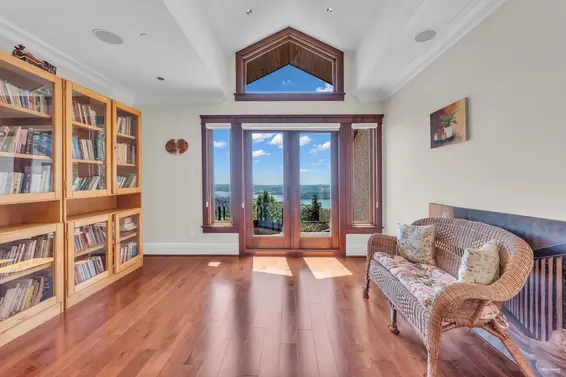 2673 Finch Hill, West Vancouver For Sale - image 32