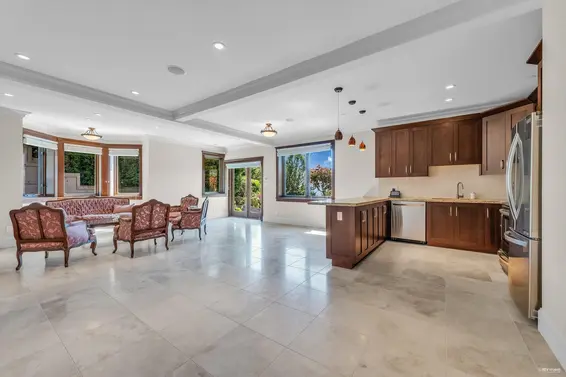 2673 Finch Hill, West Vancouver For Sale - image 36