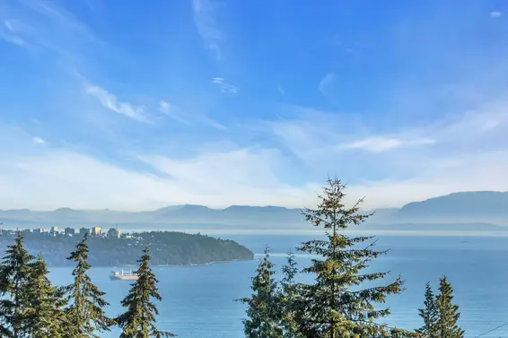 2111 Union Court, West Vancouver For Sale - image 3
