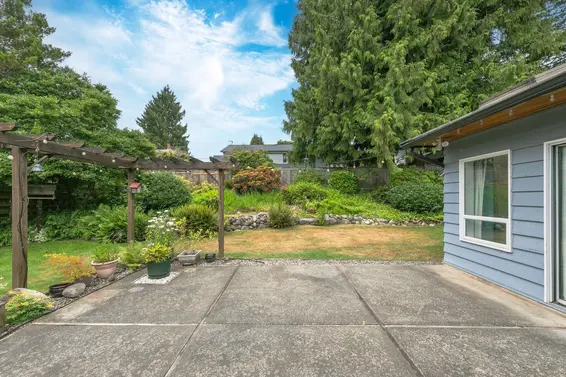2209 Greylynn Crescent, North Vancouver For Sale - image 11