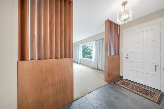 2209 Greylynn Crescent, North Vancouver For Sale - image 3