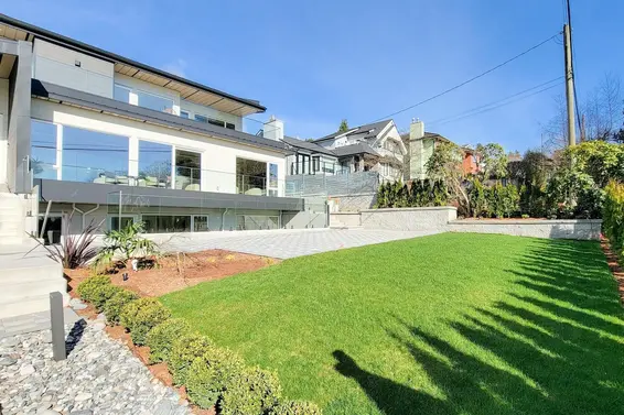 2141 Jefferson Avenue, West Vancouver For Sale - image 4