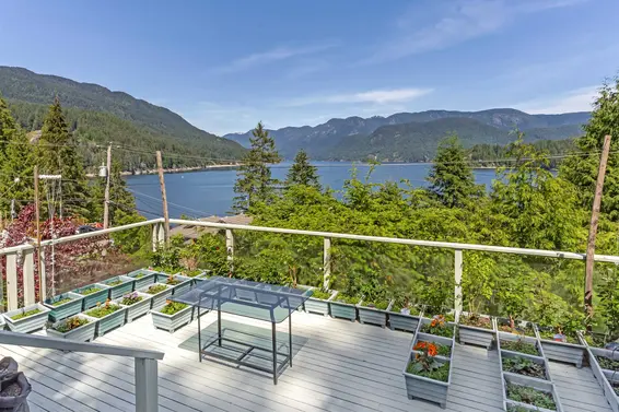 1999 Cardinal Crescent, North Vancouver For Sale - image 3