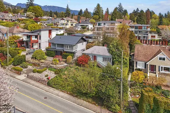 1224 21st Street, West Vancouver For Sale - image 3