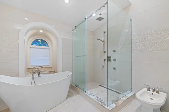 2540 Mathers Avenue, West Vancouver For Sale - image 23