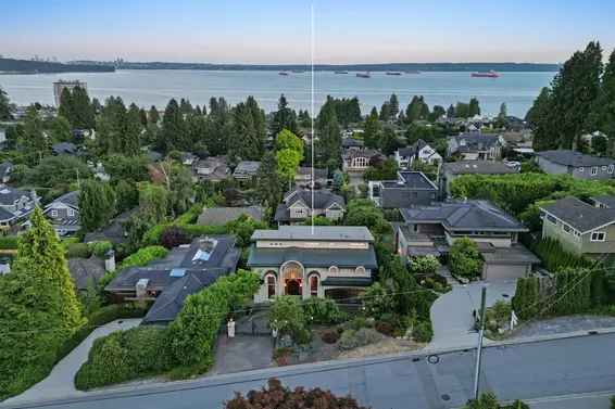2540 Mathers Avenue, West Vancouver For Sale - image 4